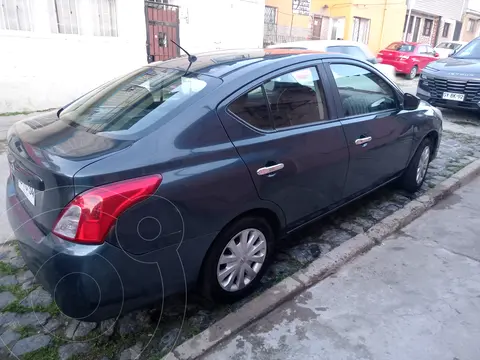 Nissan Versa 1.6L Sense usado (2016) color Azul Oscuro precio $5.300.000