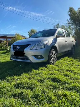 Nissan Versa 1.6L Sense usado (2018) color Plata precio $6.900.000