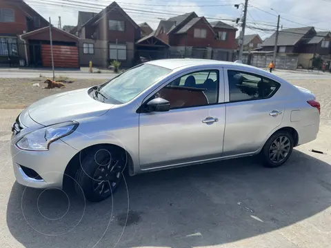 Nissan Versa 1.6L Sense Aut usado (2017) color Plata precio $9.800.000
