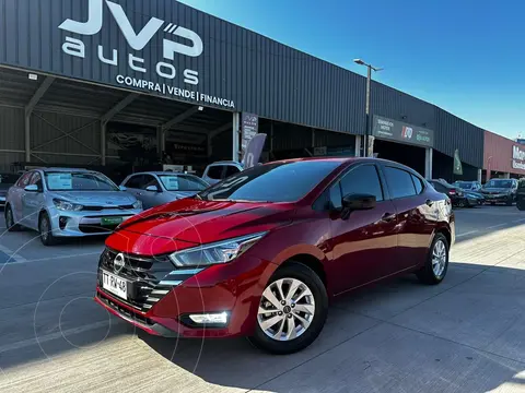 Nissan Versa 1.6L Sense usado (2025) color Rojo financiado en cuotas(pie $2.850.000)