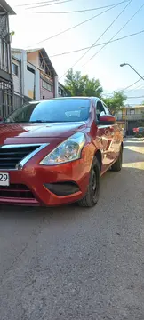 Nissan Versa 1.6L Sense usado (2017) color Rojo precio $7.650.000