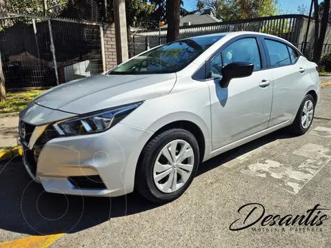 Nissan Versa 1.6L Sense CVT usado (2023) color Plata precio $10.980.000