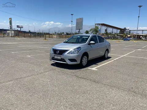 Nissan Versa 1.6L Sense usado (2019) color Plata precio $7.290.000