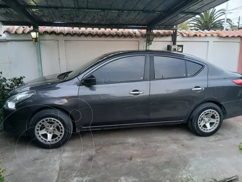 Nissan Versa 1.6L Sense c/Llantas usado (2016) color Gris Titanio precio $6.200.000