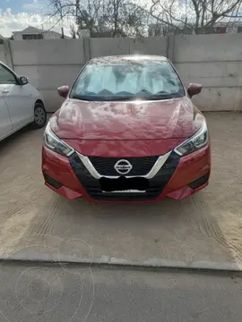 Nissan Versa 1.6L Sense CVT usado (2022) color Rojo precio $11.800.000