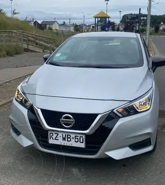 Nissan Versa 1.6L Sense usado (2022) color Plata precio $10.700.000