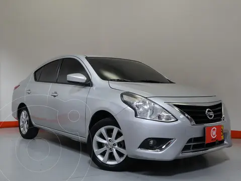Nissan Versa Advance usado (2018) color Gris financiado en cuotas(cuota inicial $1.000.000 cuotas desde $1.256.000)