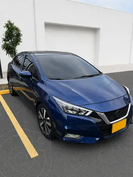 Nissan Versa Exclusive Aut usado (2022) color Azul precio $67.000.000