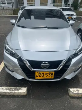 Nissan Versa Sense usado (2022) color Plata precio $64.000.000