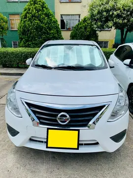 Nissan Versa Sense Aut usado (2018) color Blanco precio $45.000.000