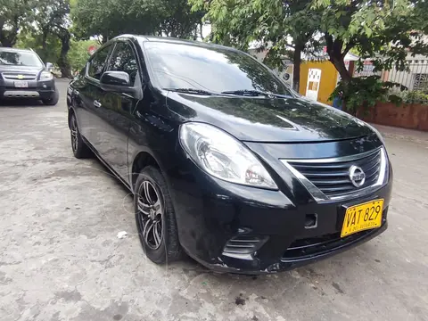 Nissan Versa Advance Aut usado (2014) color Negro precio $34.000.000