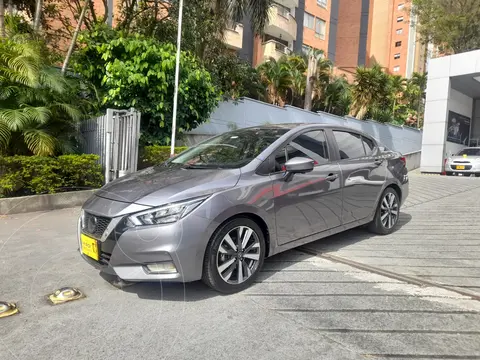 Nissan Versa Exclusive Aut usado (2021) color Gris precio $72.900.000