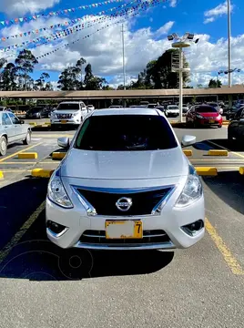 Nissan Versa Advance usado (2016) color Plata precio $41.500.000
