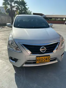 Nissan Versa Advance Aut usado (2015) color Plata precio $45.000.000