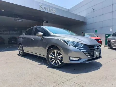 Nissan Versa Advance usado (2024) color Gris precio $356,000
