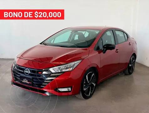 Nissan Versa SR usado (2024) color Rojo precio $359,000