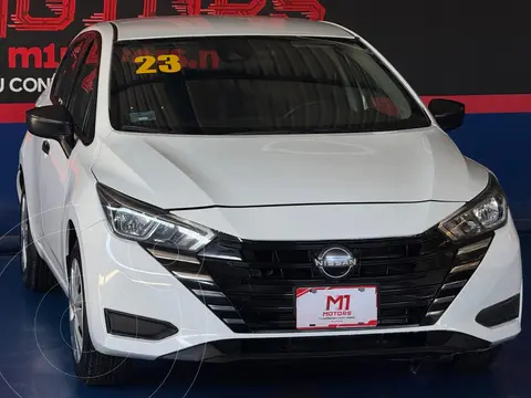 Nissan Versa Sense usado (2023) color Blanco financiado en mensualidades(enganche $51,980)