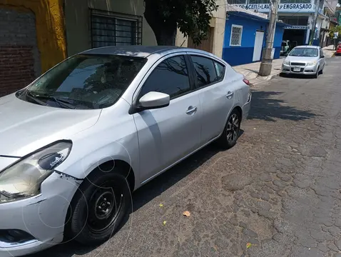 Nissan Versa Advance usado (2019) color Plata precio $130,000