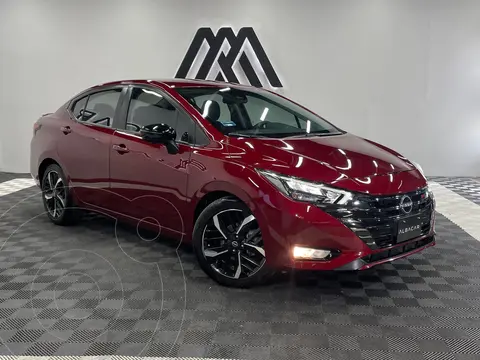 Nissan Versa SR usado (2023) color Rojo precio $359,900