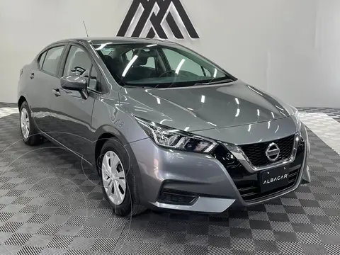 Nissan Versa Sense Aut usado (2021) color Gris precio $236,999