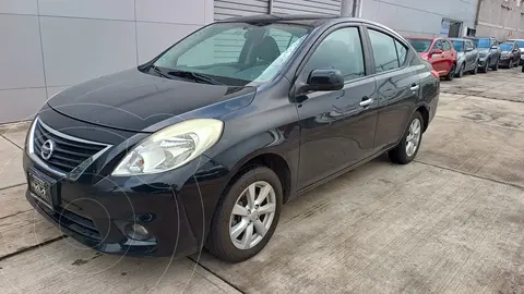 Nissan Versa Advance Aut usado (2012) color Negro precio $129,900