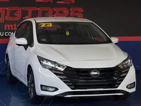 Nissan Versa Advance usado (2023) color Blanco financiado en mensualidades(enganche $52,980)