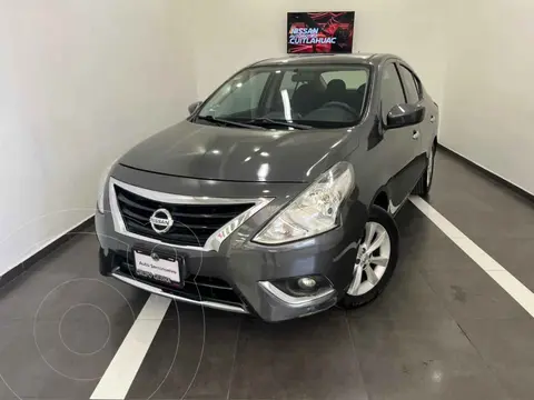 Nissan Versa Advance Aut usado (2018) color Gris financiado en mensualidades(enganche $42,900 mensualidades desde $4,232)