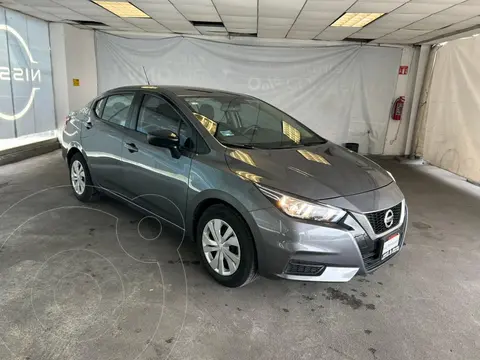 Nissan Versa Sense usado (2022) color Gris Oscuro precio $259,800