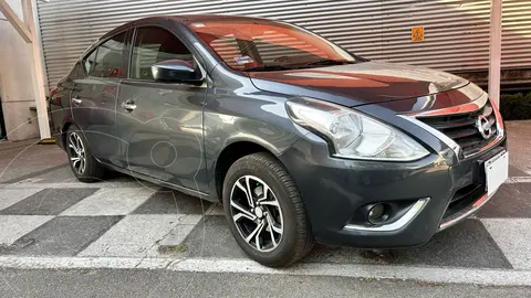 Nissan Versa Sense usado (2017) color Azul precio $160,000