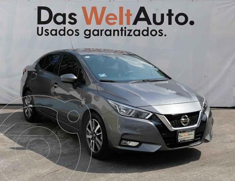 foto Nissan Versa Advance Aut usado (2020) color Gris precio $272,000