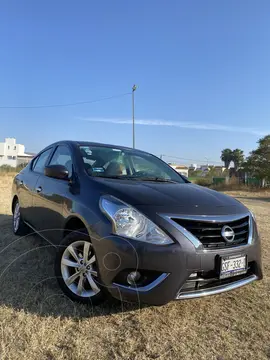 Nissan Versa Advance Aut usado (2016) color Gris precio $175,000
