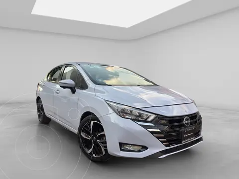 Nissan Versa Exclusive Aut usado (2023) color Gris precio $290,000