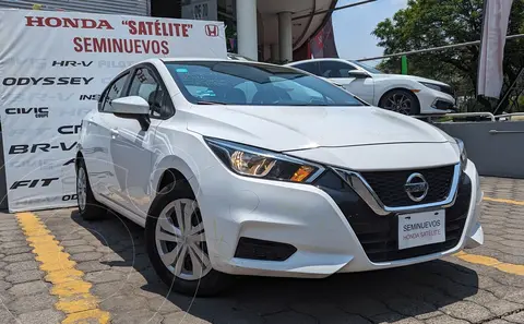 Nissan Versa Sense Aut usado (2021) color Blanco financiado en mensualidades(enganche $49,000 mensualidades desde $4,737)