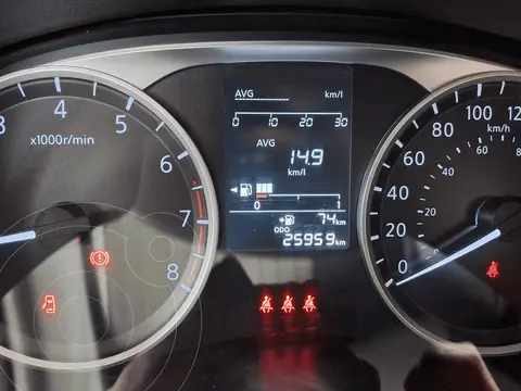 Nissan Versa 2022 usado (2022) color Rojo precio $345,000