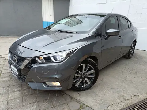 Nissan Versa Advance usado (2022) color Gris precio $274,900