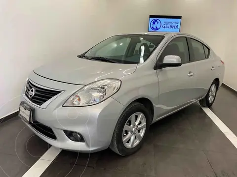 Nissan Versa Advance Aut usado (2013) color Plata precio $165,000