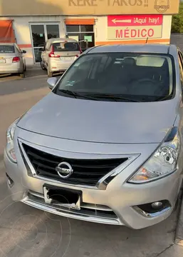 Nissan Versa Advance usado (2015) color Plata precio $160,000