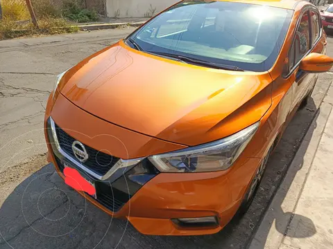 Nissan Versa Exclusive NAVI Aut usado (2021) color Naranja precio $285,000