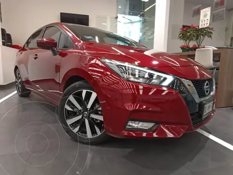 Nissan Versa Exclusive Aut usado (2022) color Rojo precio $323,999