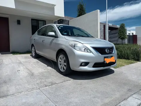 Nissan Versa Exclusive Aut usado (2014) color Plata precio $145,000