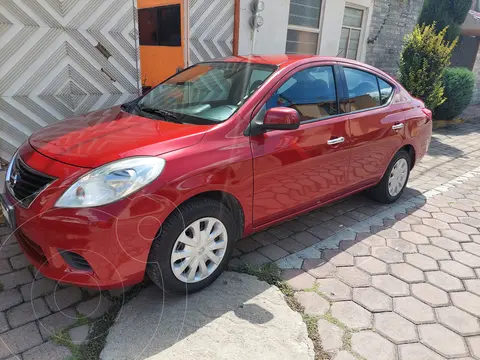 Nissan Versa Sense usado (2014) color Rojo precio $132,000