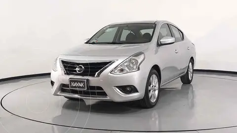 foto Nissan Versa Advance Aut usado (2016) color Plata precio $193,999
