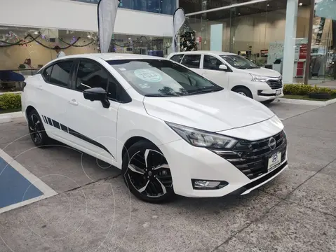 Nissan Versa SR usado (2023) color Blanco precio $310,000