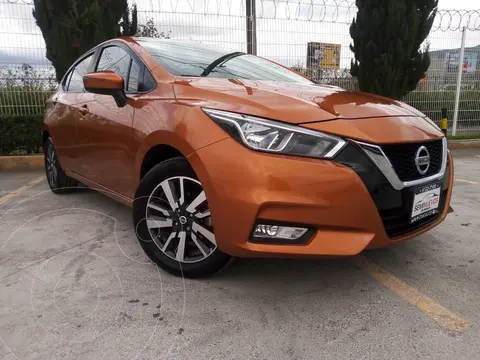 Nissan Versa Advance usado (2021) color Naranja precio $299,800