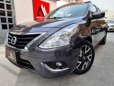 Nissan Versa Advance Aut usado (2019) color Gris Oscuro precio $219,000