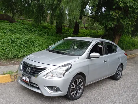 Nissan Versa Advance usado (2019) color Plata precio $210,000