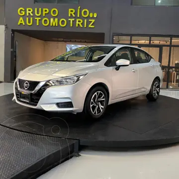 Nissan Versa Sense usado (2020) color Blanco financiado en mensualidades(enganche $26,828 mensualidades desde $5,656)