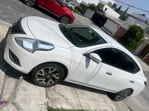 Nissan Versa Exclusive Aut usado (2018) color Blanco precio $240,000