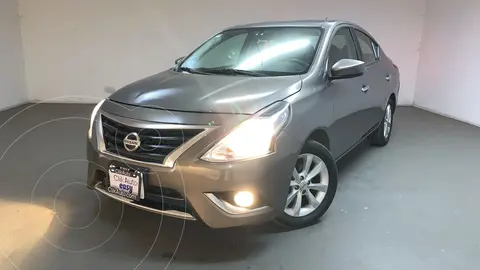 Nissan Versa Advance Aut usado (2015) color caf precio $147,000