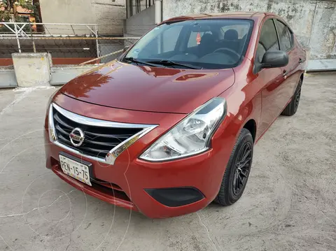 Nissan Versa Drive usado (2017) color Rojo precio $180,000